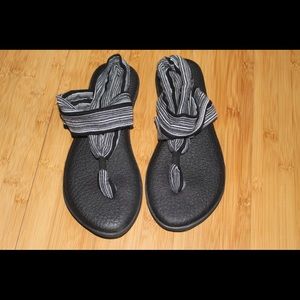 Sanuk sling sandals